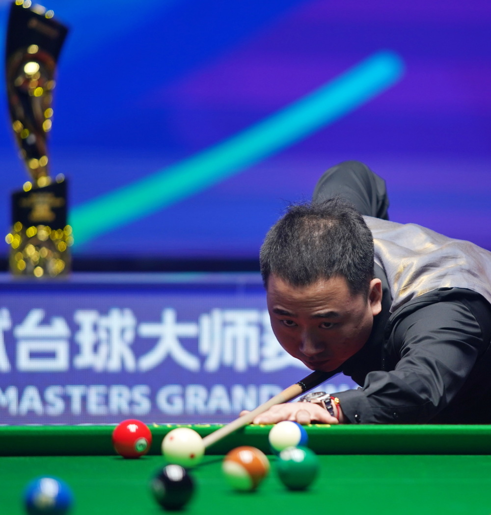 他不像某些 他不像某些