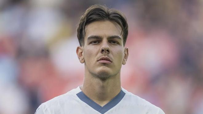 甲首发超过 甲首发超过